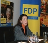 FDP-Landtagskandidatin Dr. Annette Trabold bei der Begr��ung der G�ste
