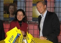 FDP-Landtagskandidatin Dr. Annette Trabold mit FDP-Generalsekret�r Christian Lindner im Foyer der Hebelhalle