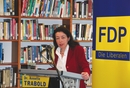 FDP-Landtagskandidatin Dr. Annette Trabold bei der Begrung