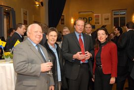 Neujahrsempfang ><br><br><font size=